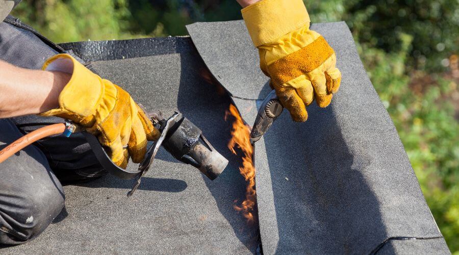 Expert new roof installation services in Forest City, IL